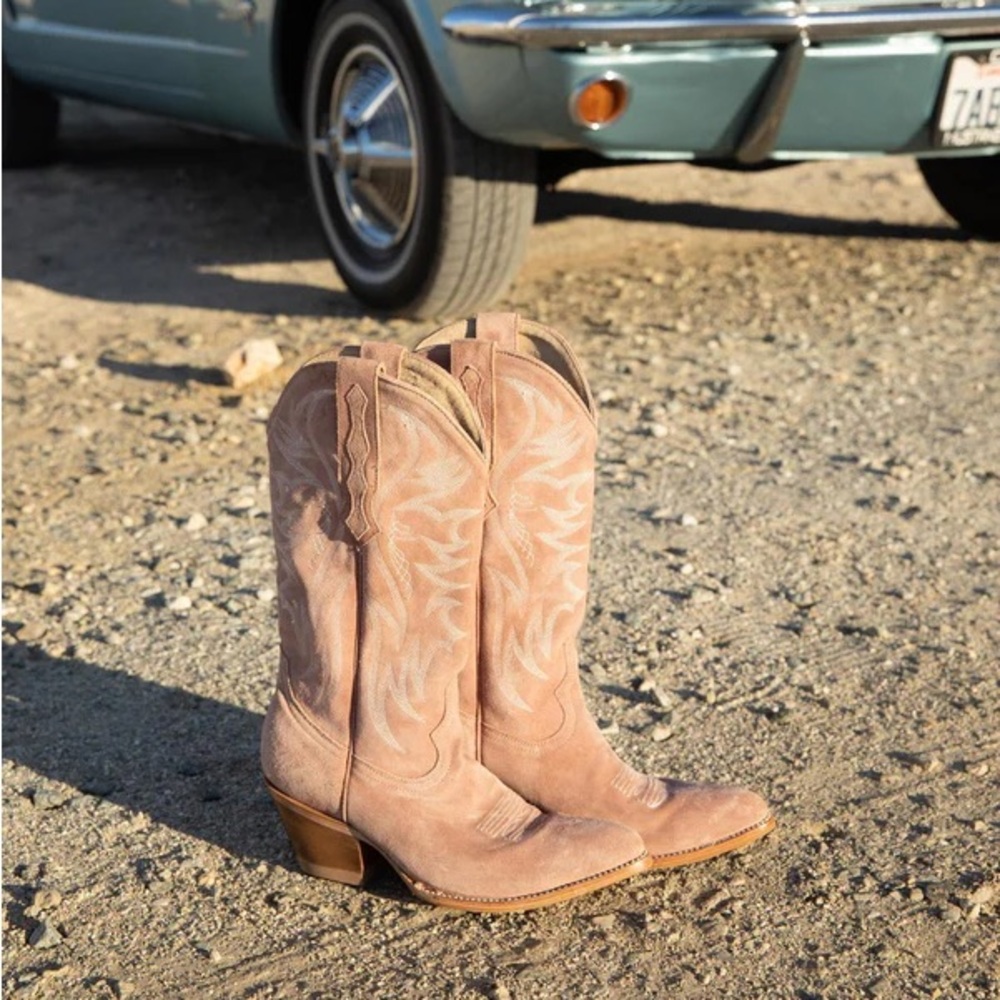 Idyllwind Pink Suede Boots